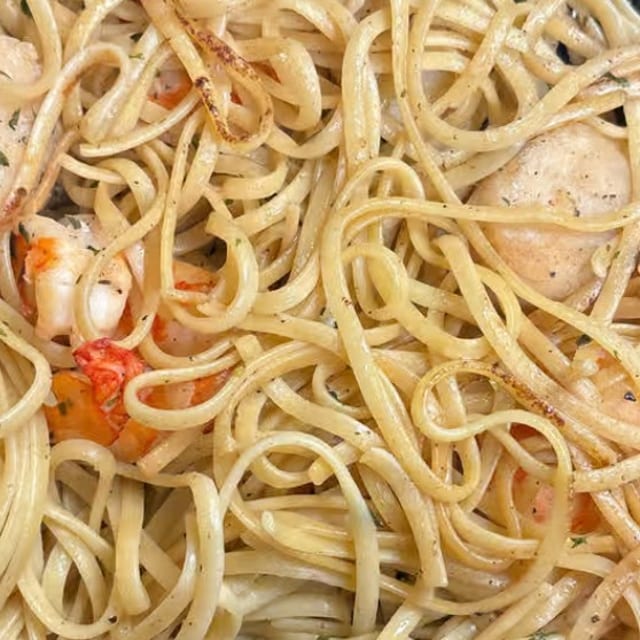 Shrimp & Scallop Scampi.